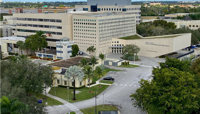 parqueo del campus universitario fiu de miami