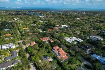 vista aerea de un barrio de miami