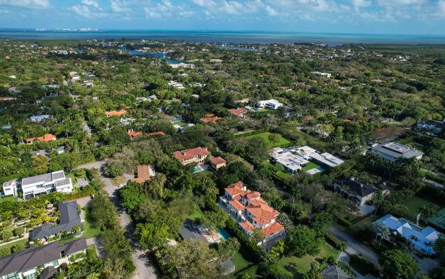 vista aerea de un barrio de miami
