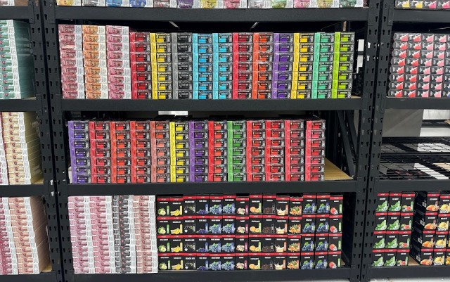 estanterias de productos basicos en mayorista rex discount